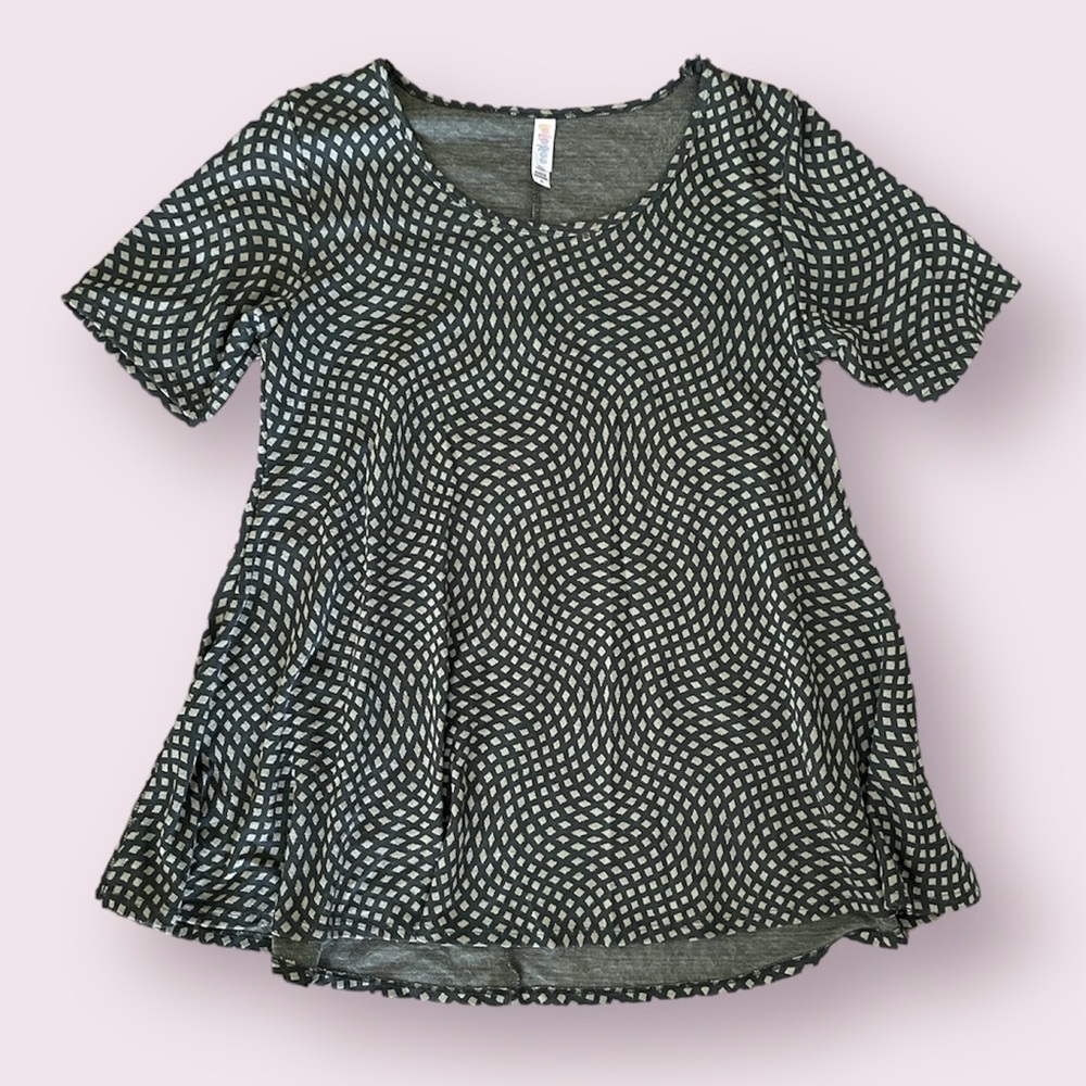 🔥LAST CHANCE! 5 for $15 Green Top M LulaRoe Patterned Blouse Long Tunic